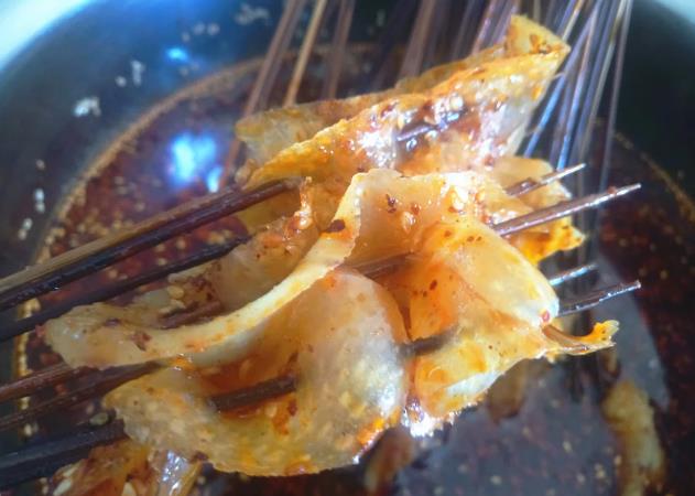 四川特色小吃，看起來(lái)很有油吃起來(lái)很香