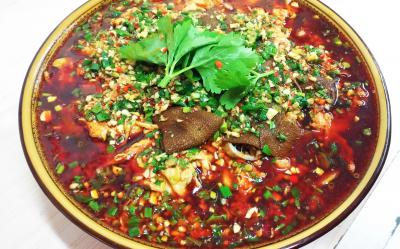成都學習冒菜底料技術哪里好？掌握醬料技術