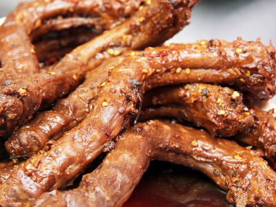 麻辣鴨脖技術(shù)培訓(xùn)班在哪里？蜀味緣培訓(xùn)學(xué)校是您的首選之地